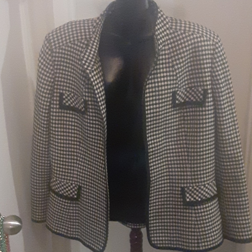 Checkered Studui Tahari Jacket Size 16